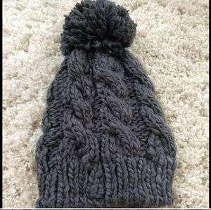 Nwt chunky pom beanie
